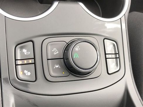 Used 2021 GMC Terrain SLT w/ Infotainment Package II FWD image 13