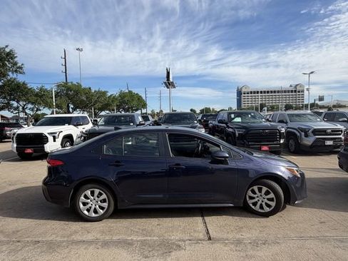 Used 2024 Toyota Corolla LE image 6