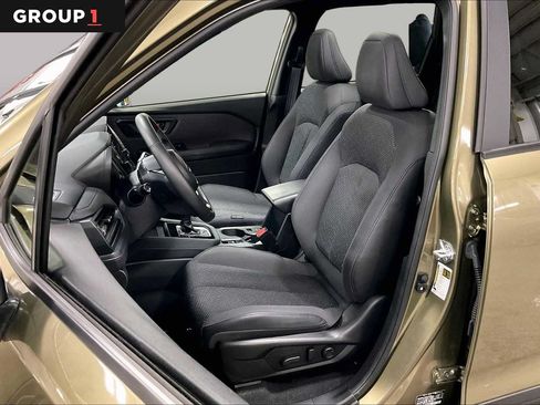 Used 2025 Subaru Forester Premium AWD/4WD image 8
