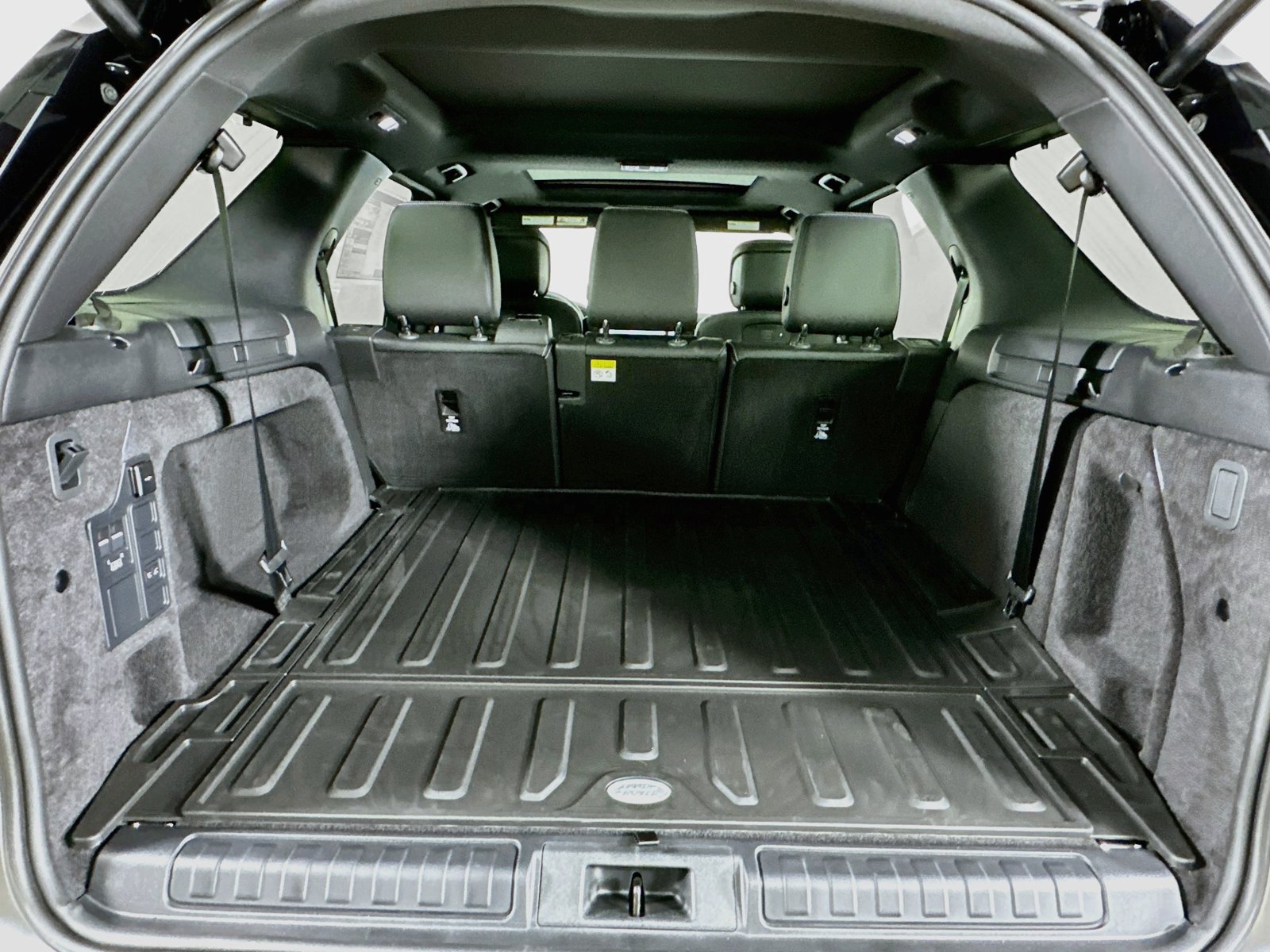 New 2026 Land Rover Discovery S AWD/4WD image 40
