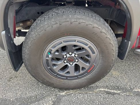 Used 2025 Nissan Frontier PRO-4X AWD/4WD image 14
