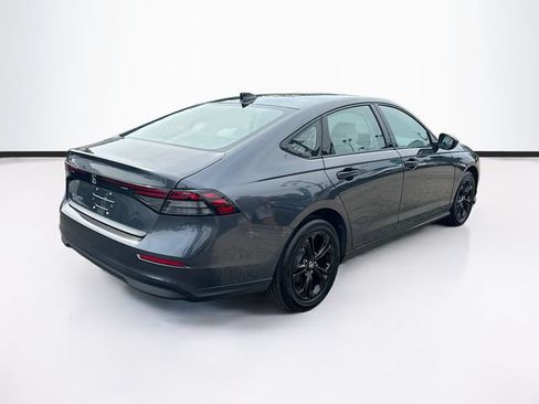 Used 2025 Honda Accord SE image 9