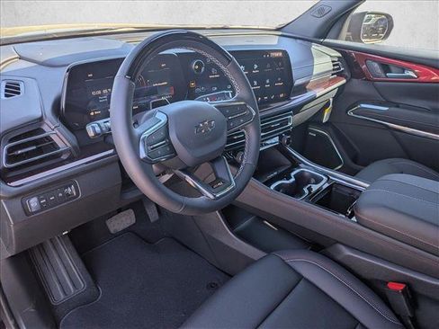 New 2026 Chevrolet Traverse Z71 w/ Enhanced Driving Package image 3