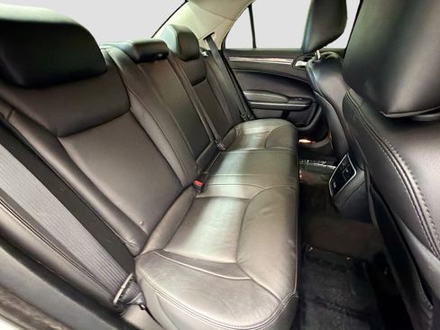 Used 2018 Chrysler 300 Touring L image 14