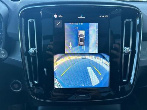Used 2025 Volvo XC40 B5 Plus AWD/4WD image 23