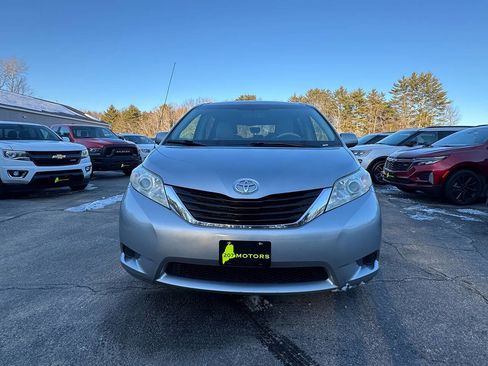 Used 2012 Toyota Sienna LE w/ Towing Pkg image 7