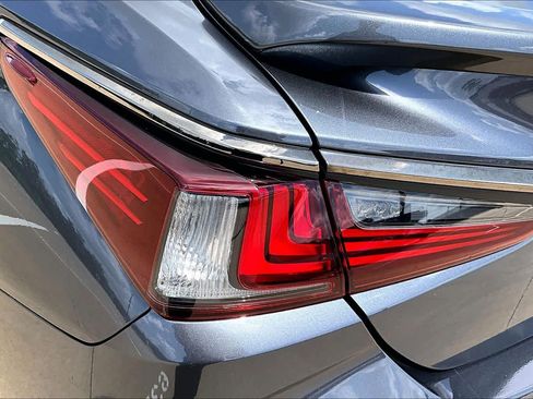 Used 2024 Lexus ES 350 F Sport w/ Accessory Package (Z2) FWD image 29