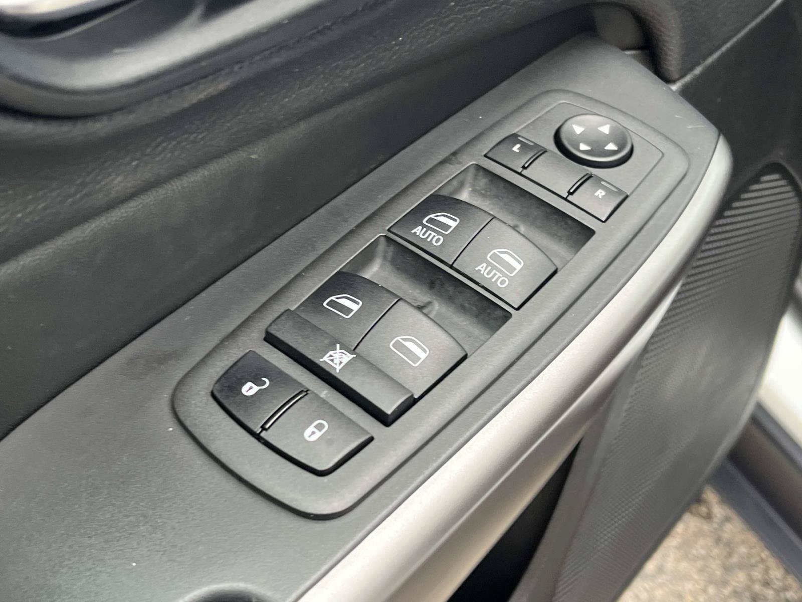Used 2022 Jeep Cherokee Latitude Lux w/ Sun & Sound Group FWD image 16