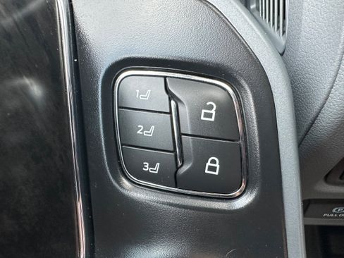 Used 2022 Ford F150 Lariat w/ Equipment Group 502A High AWD/4WD image 32