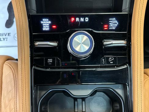 Used 2024 Jeep Grand Cherokee Summit image 28