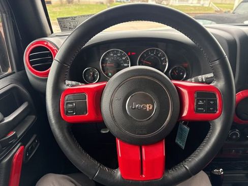 Used 2018 Jeep Wrangler Unlimited Sport S image 16