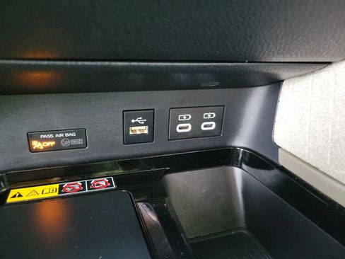 Certified 2025 Toyota Camry XLE w/ Premium Package image 24