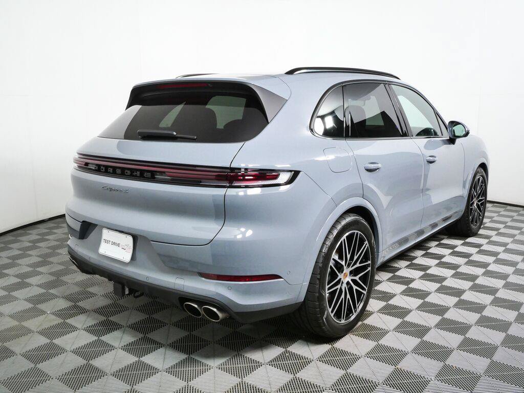 Certified 2026 Porsche Cayenne S AWD/4WD image 29