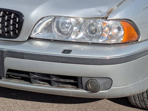 Used 2000 BMW 528i Sedan image 9