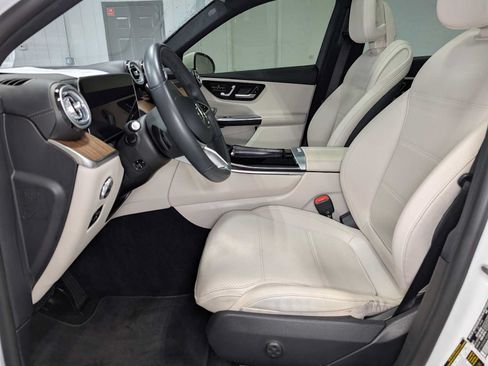 Certified 2023 Mercedes-Benz GLC 300 4MATIC image 4