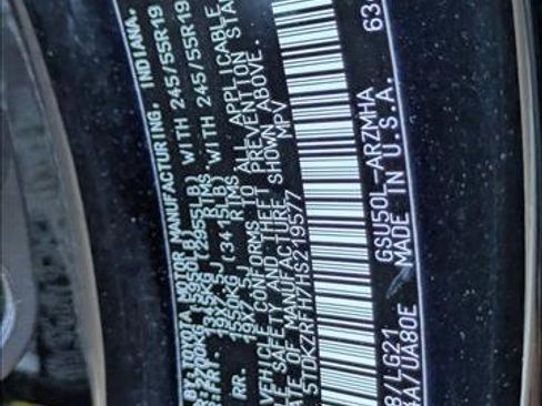 Used 2017 Toyota Highlander SE FWD image 15