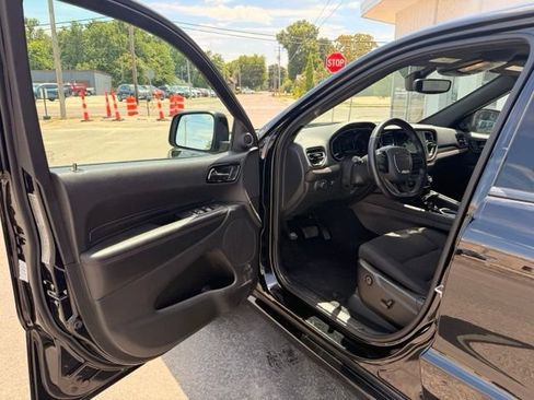 Used 2025 Dodge Durango GT AWD/4WD image 8