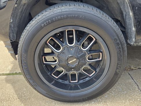 Used 2020 Toyota Tacoma SR5 RWD image 8