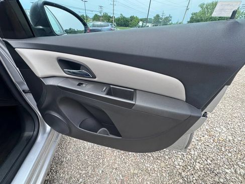 Used 2016 Chevrolet Cruze LS FWD image 23