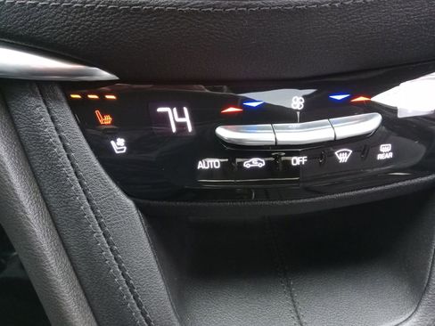 Used 2022 Cadillac XT5 Premium Luxury w/ LPO, ONYX Package image 19