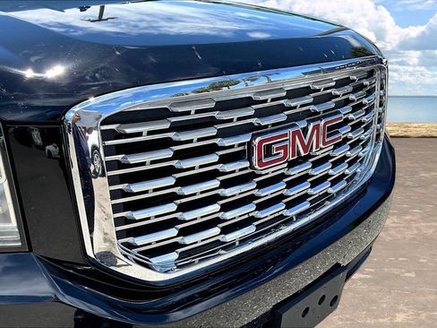 Used 2019 GMC Yukon XL Denali RWD image 32