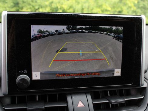Used 2023 Toyota RAV4 LE AWD/4WD image 12