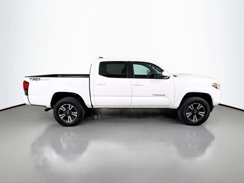 Used 2019 Toyota Tacoma TRD Sport w/ Technology Package RWD image 8