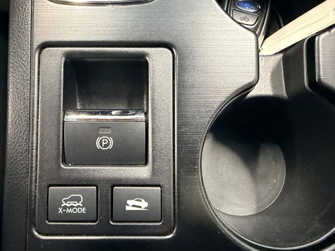 Used 2017 Subaru Outback 2.5i Limited image 46