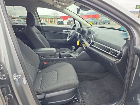 Used 2025 Kia Sportage LX AWD/4WD image 24