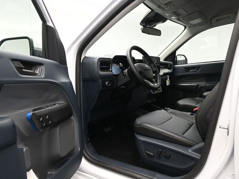 New 2025 Ford Maverick Lobo image 8