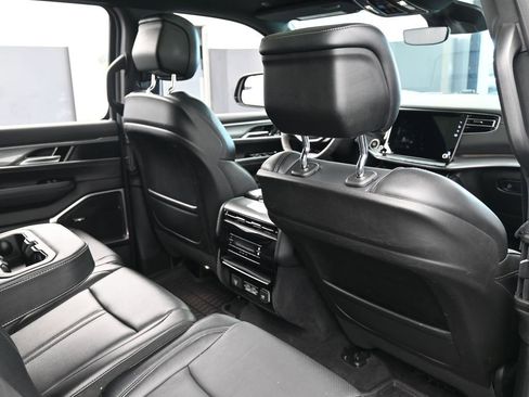 Used 2022 Jeep Wagoneer Series II image 44