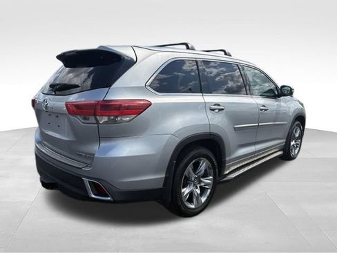 Used 2018 Toyota Highlander Limited AWD/4WD image 19