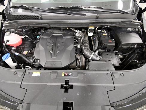 Certified 2026 Kia Carnival image 12