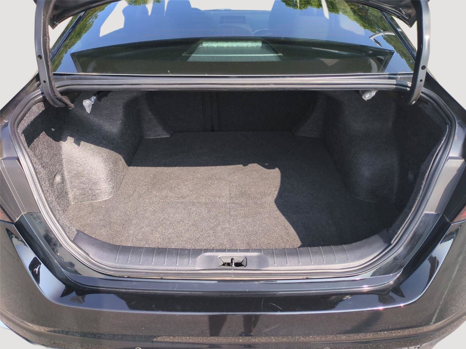 Used 2024 Nissan Altima 2.5 S FWD image 12