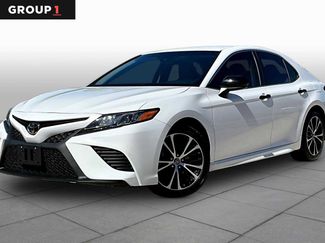 Used 2018 Toyota Camry SE video 1