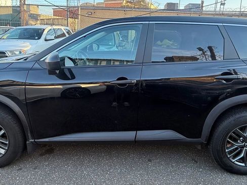 Used 2023 Nissan Rogue S image 8