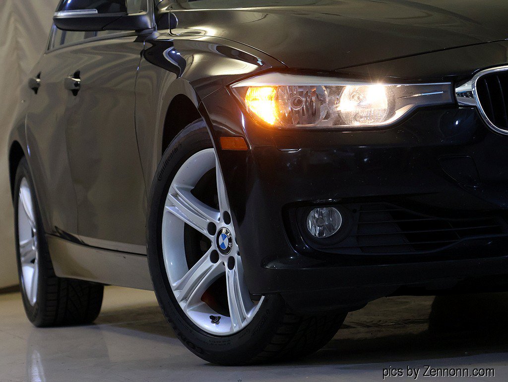 Used 2013 BMW 328i xDrive Sedan AWD/4WD image 4