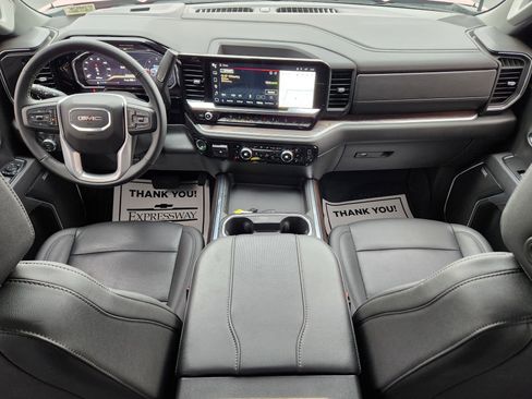 Used 2025 GMC Sierra 3500 SLT image 15