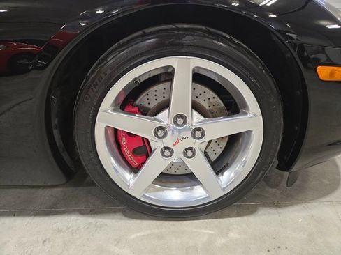 Used 2005 Chevrolet Corvette Coupe w/ Preferred Equipment Group image 37