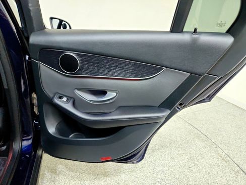 Used 2022 Mercedes-Benz GLC 300 4MATIC image 33