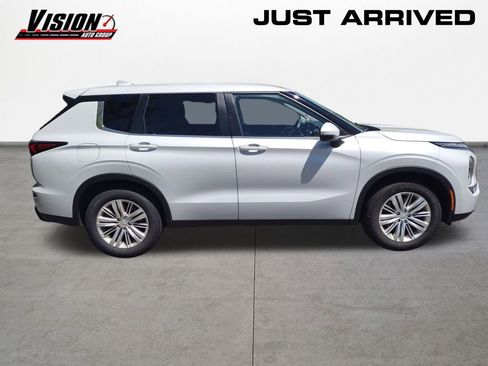Used 2022 Mitsubishi Outlander ES AWD/4WD image 6