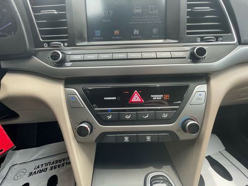 Used 2018 Hyundai Elantra SEL FWD image 18