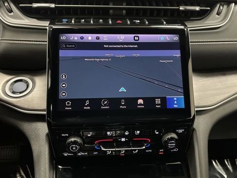 Used 2024 Jeep Grand Cherokee Limited 4xe w/ Luxury Tech Group II image 10