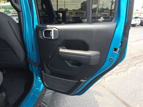 Used 2024 Jeep Wrangler Unlimited w/ Convenience Group AWD/4WD image 37
