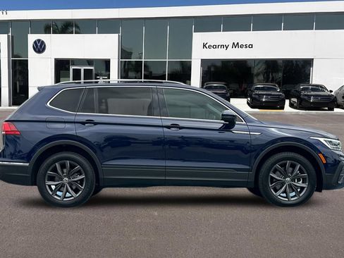 Used 2023 Volkswagen Tiguan SE FWD image 3