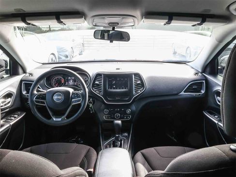 Used 2019 Jeep Cherokee Latitude w/ Popular Appearance Group image 12