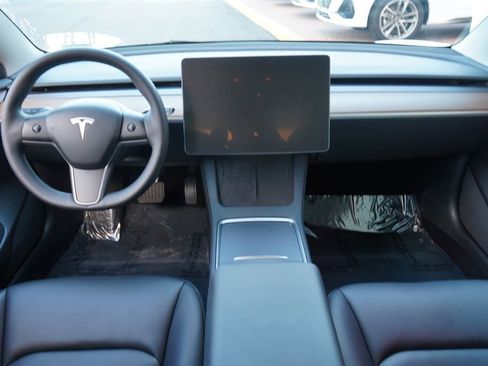 Used 2023 Tesla Model 3 Standard Range image 8