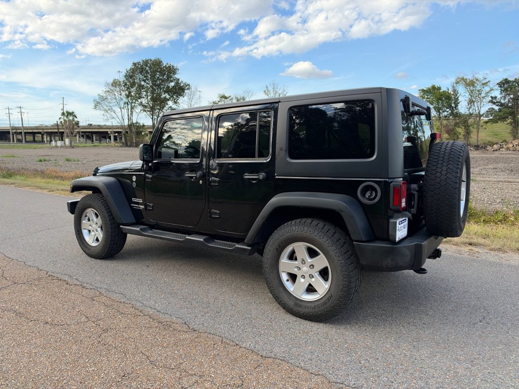 Used 2018 Jeep Wrangler Unlimited Sport S AWD/4WD image 2