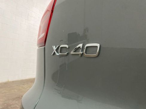 Used 2025 Volvo XC40 B5 Plus AWD/4WD image 98