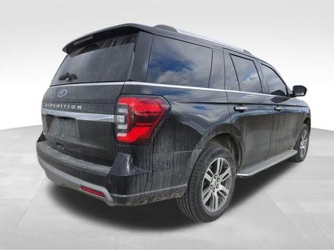 Used 2022 Ford Expedition Limited image 12